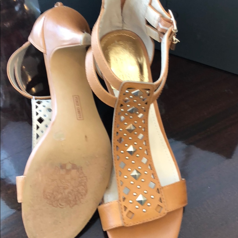 Vince Camuto tan leather kitten heel - Picture 7 of 8